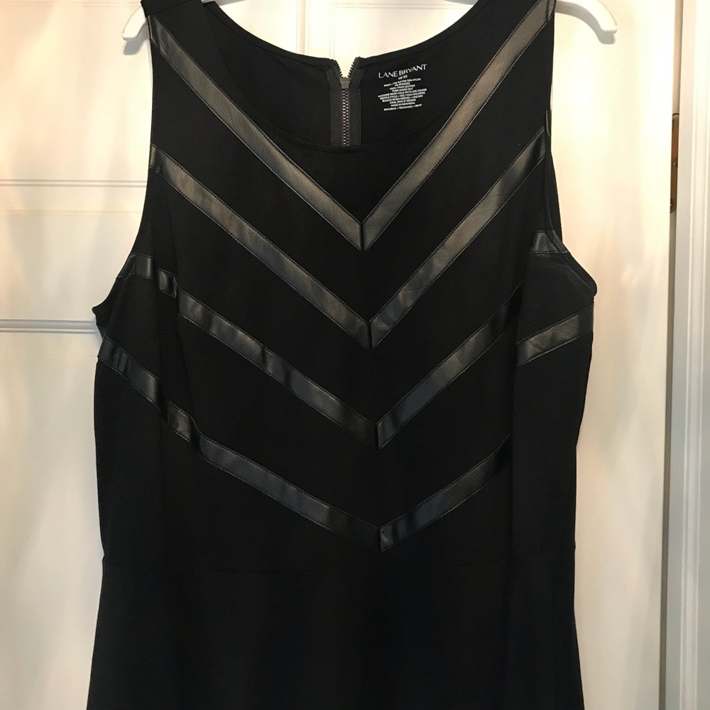 Black sleeveless top shirt w/faux leather